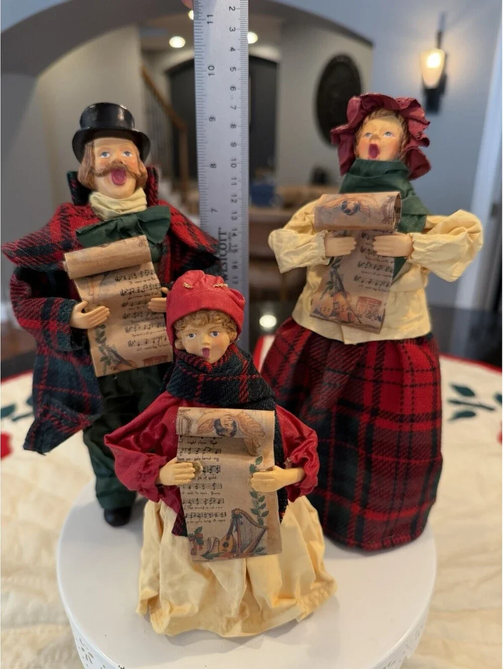 Vtg Papier-Mâché Carolers Set Of Three